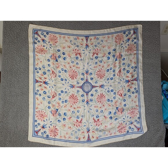 VTG Smithsonian Institution 1985 Large Floral Scarf  34 X 34 Rolled Edges Silk